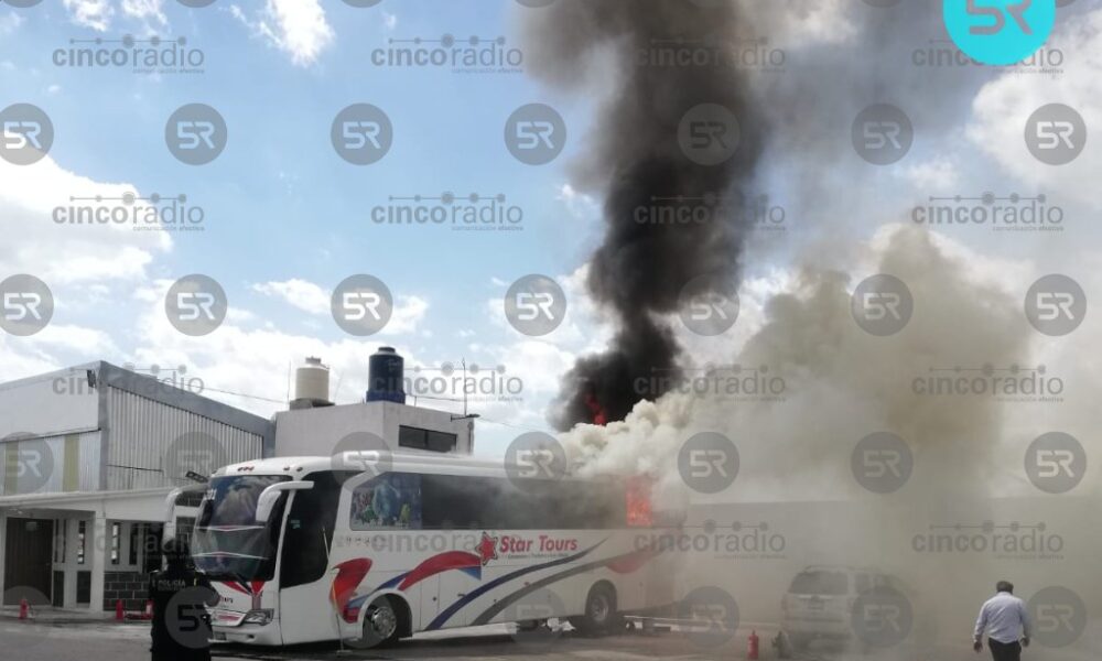 Se Incendia Cami N De Pasajeros En Inmediaciones De La Capu Cinco Radio