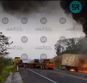 México - Tuxpan y la tragedia por dos tráileres que chocaron de frente