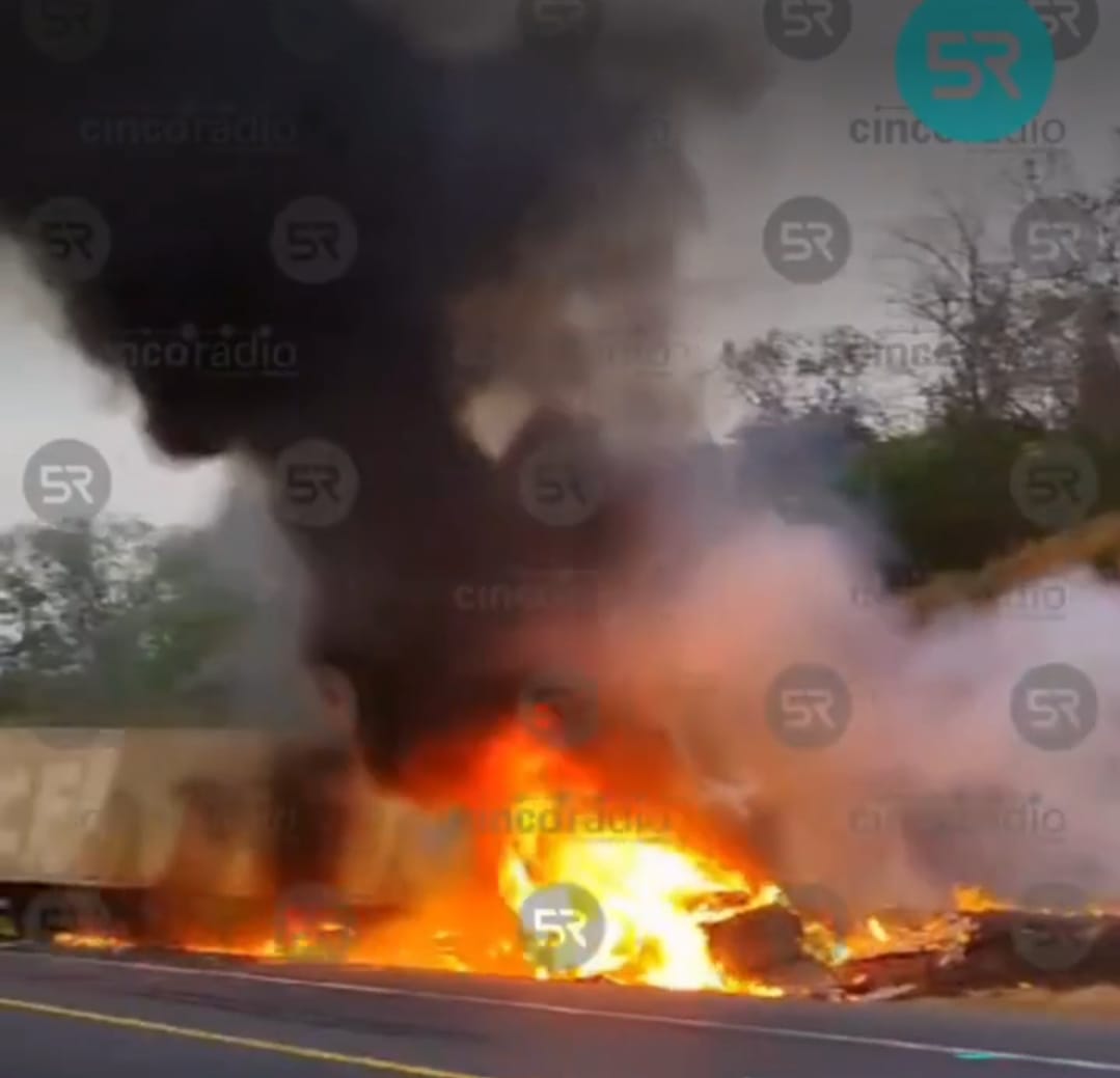 México - Tuxpan y la tragedia por dos tráileres que chocaron de frente