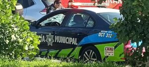 La patrulla es del Sector Sur, marca Volkswagen, modelo Jetta y número DCT 312
