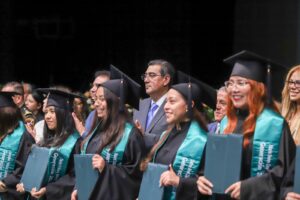 Orgullo por concluir su preparación