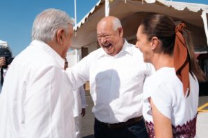 Agradecimiento y entrega de obras 