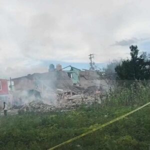Penosa remoción de escombros