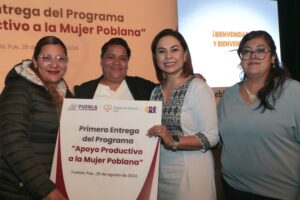 La mujer poblana con apoyo oficial