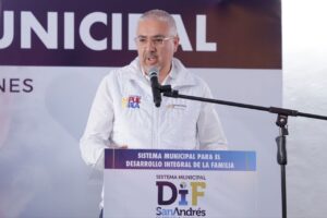 Alejandro Cortés, Director del SEDIF y representante del Gobernador Sergio Salomón