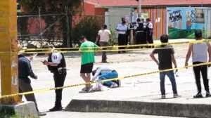 Familiares no se separaban del cadáver 