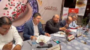Autoridades invitadas a la degustación 