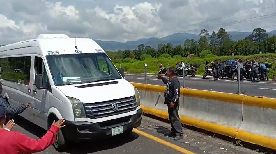 Llamado a conducir con precaución