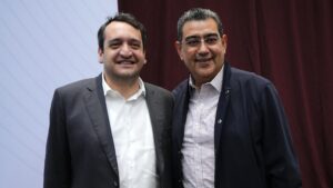 Sergio Salomón (a la derecha), en actividad partidista 