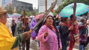 Familiares de "Los 43" sin respuesta