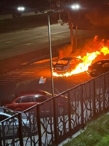 Sólo se quemó un auto