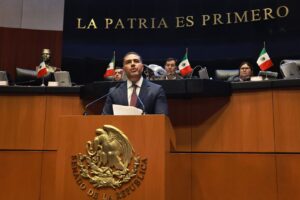 Advierte que la formación y vigilancia militar son necesarias