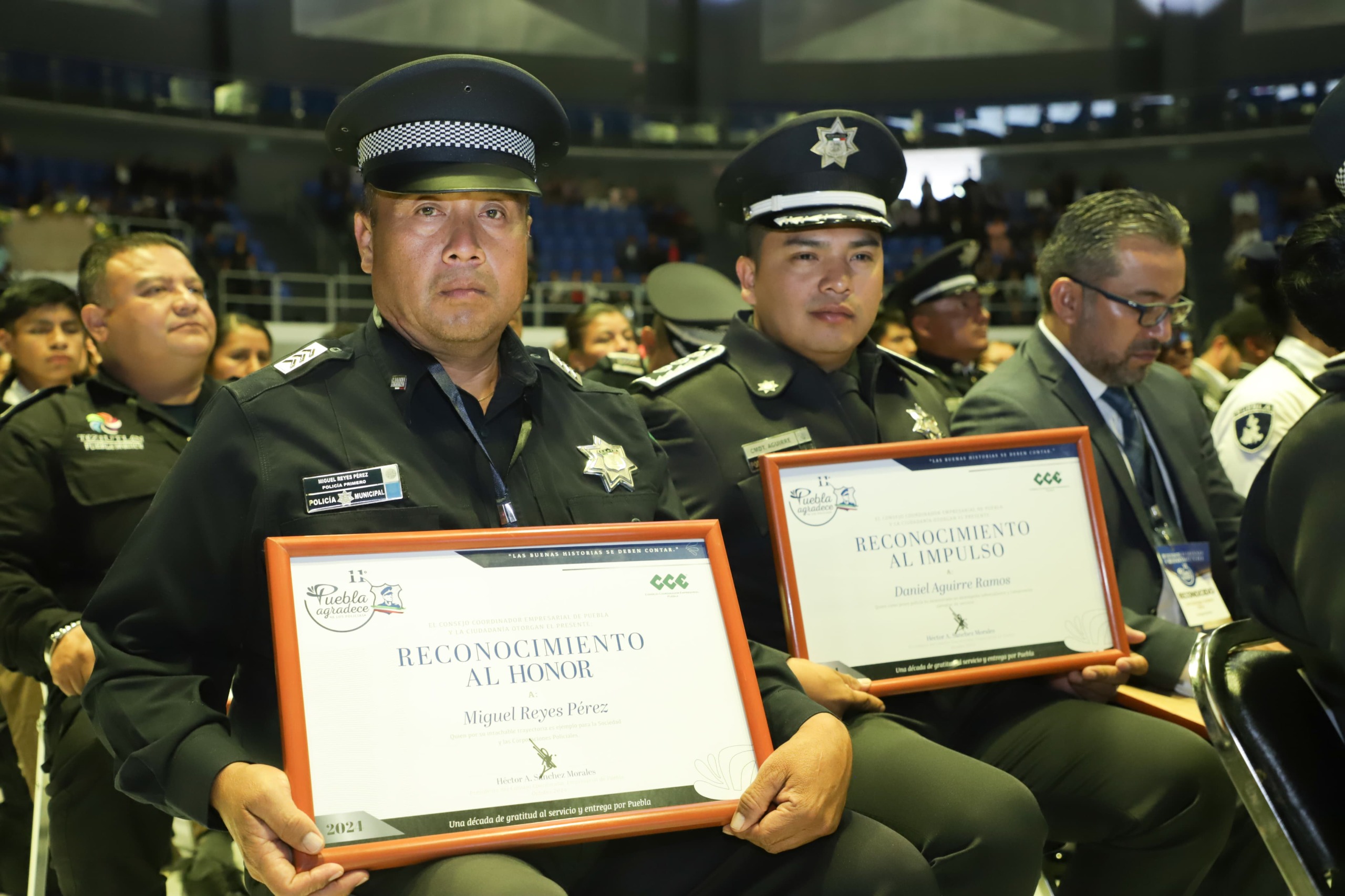 Daniel Aguirre y Miguel Reyes de la Policía Municipal