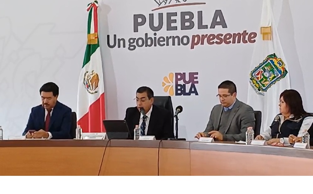 Gobernador y tema del bacheo