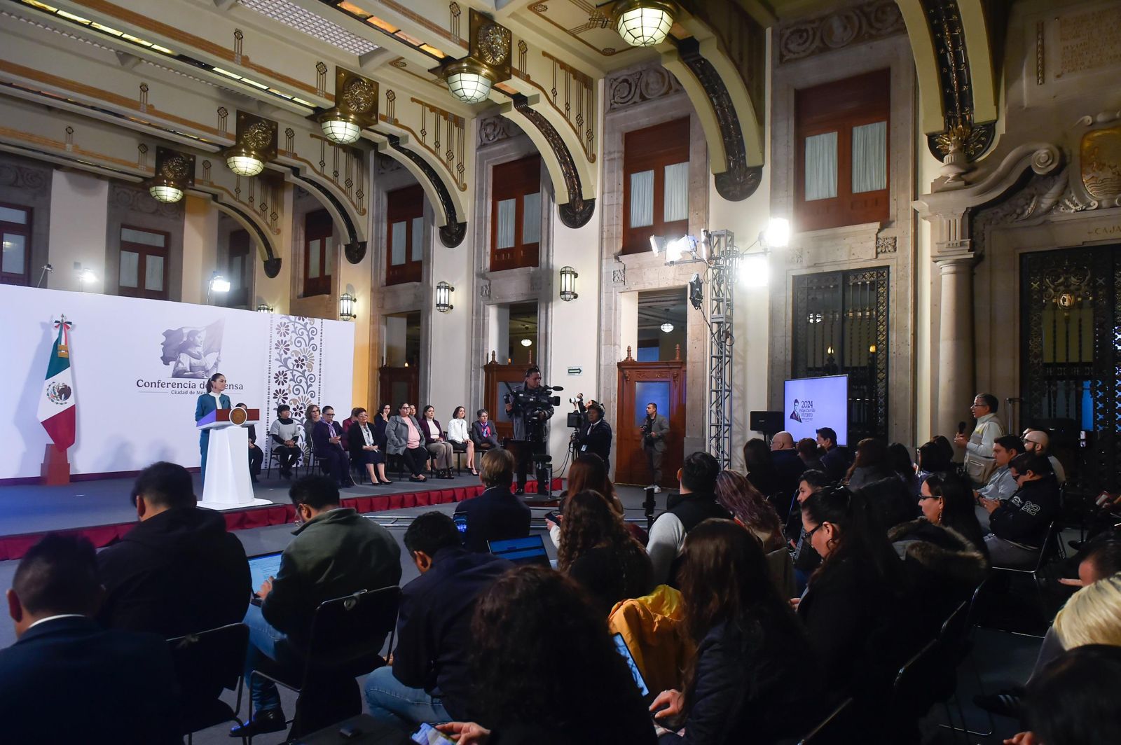 "Las Mañaneras del Pueblo"