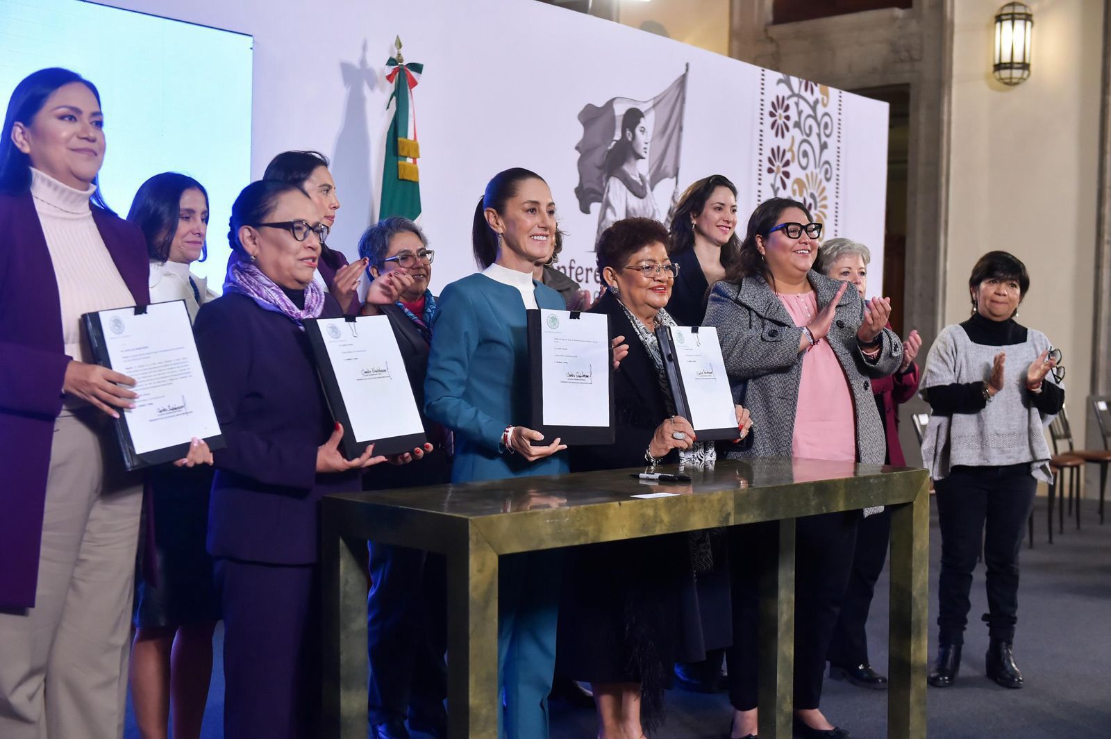 El cuidado de la mujer será por ley