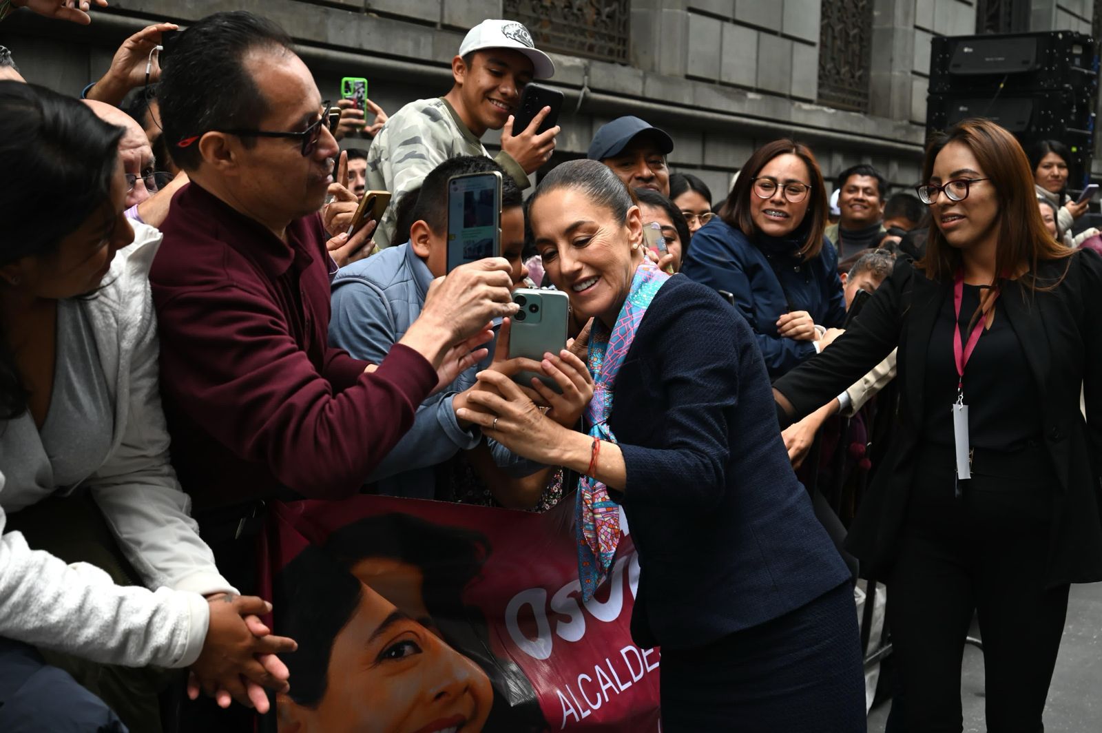 El pueblo le demuestra su afecto