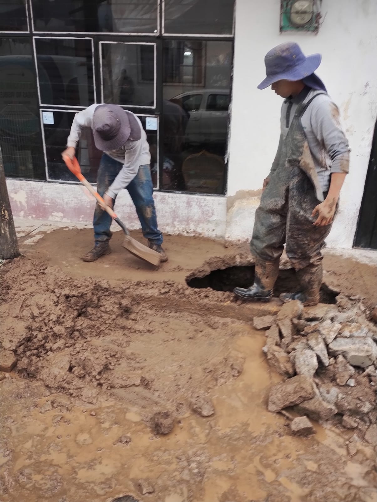 Cuadrillas debidamente capacitadas en fugas