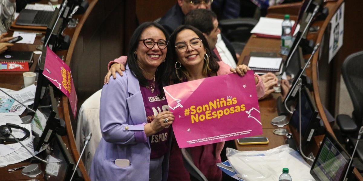 Legisladoras celebran