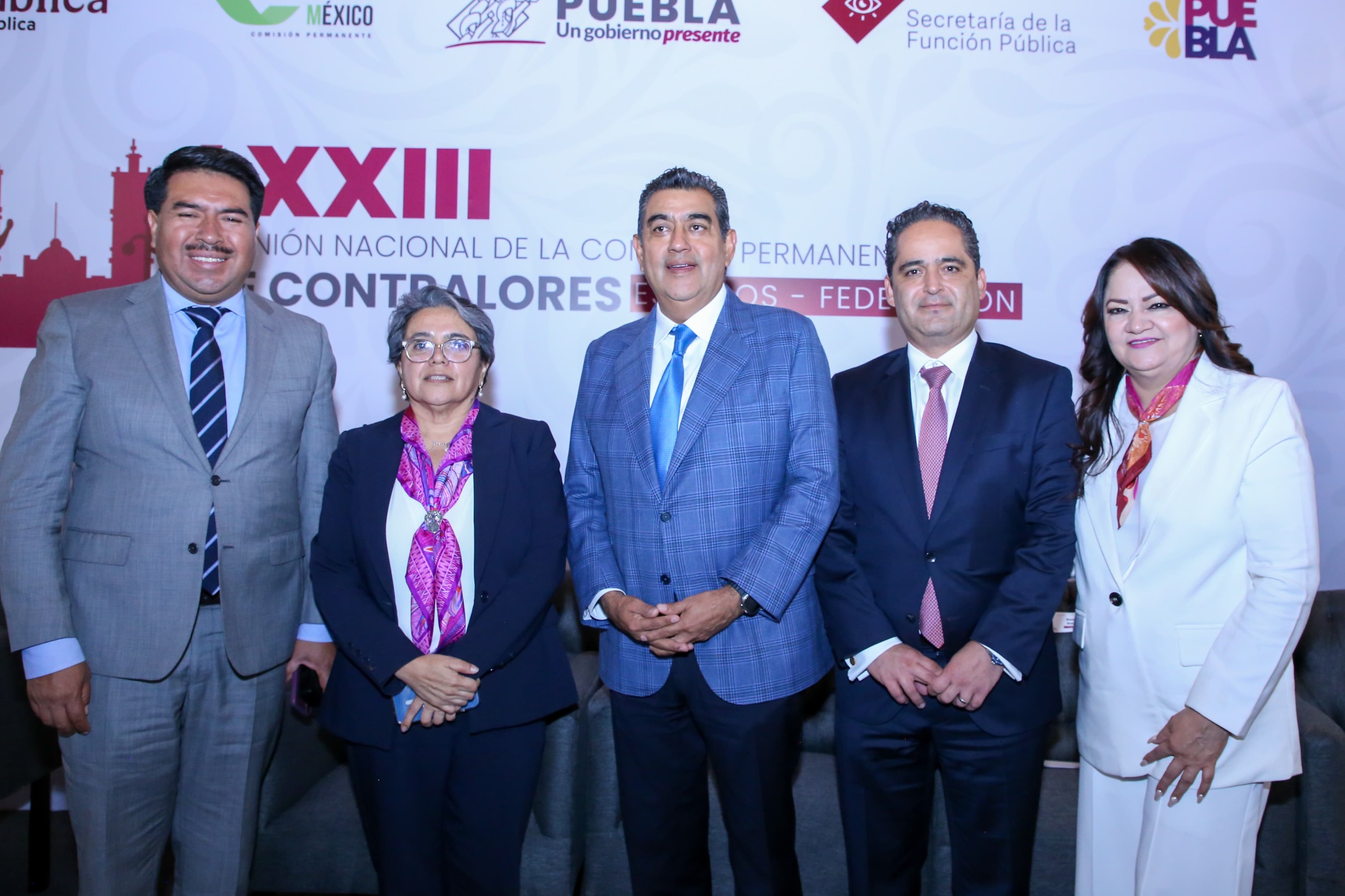 Autoridades en el CIEN de Cholula