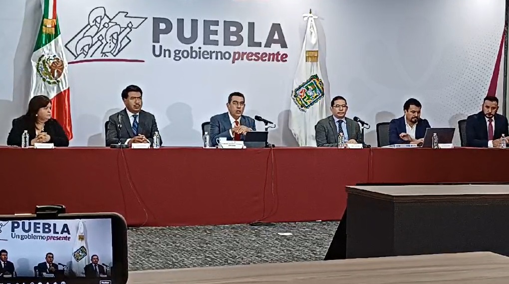 El Gobernador ofreció conferencia en el nuevo edificio del Congreso