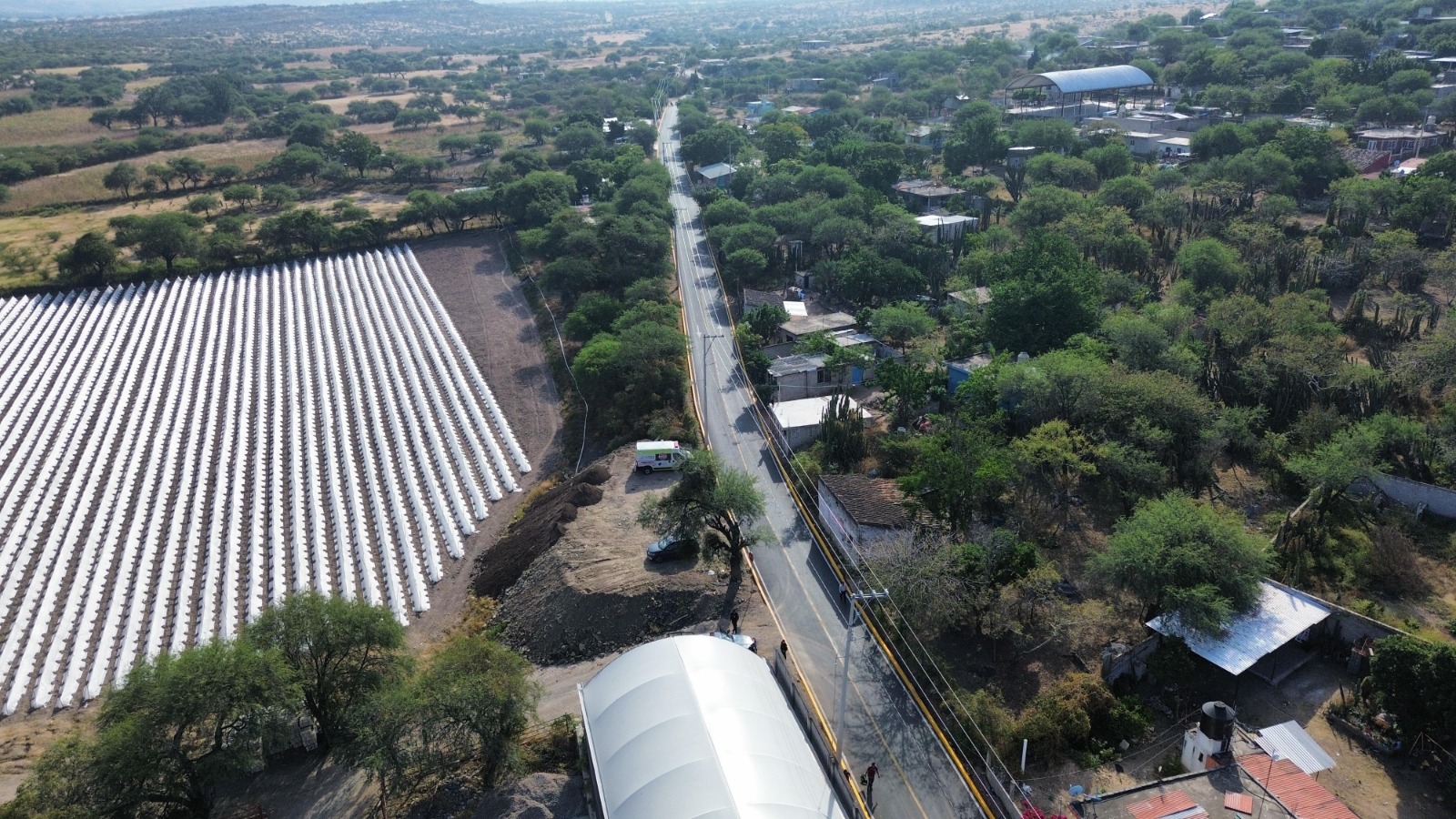 Mejora en comunidades con carreteras