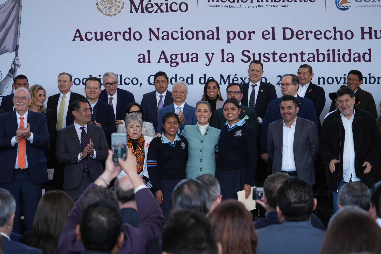 Por Puebla acudió Alejandro Armenta