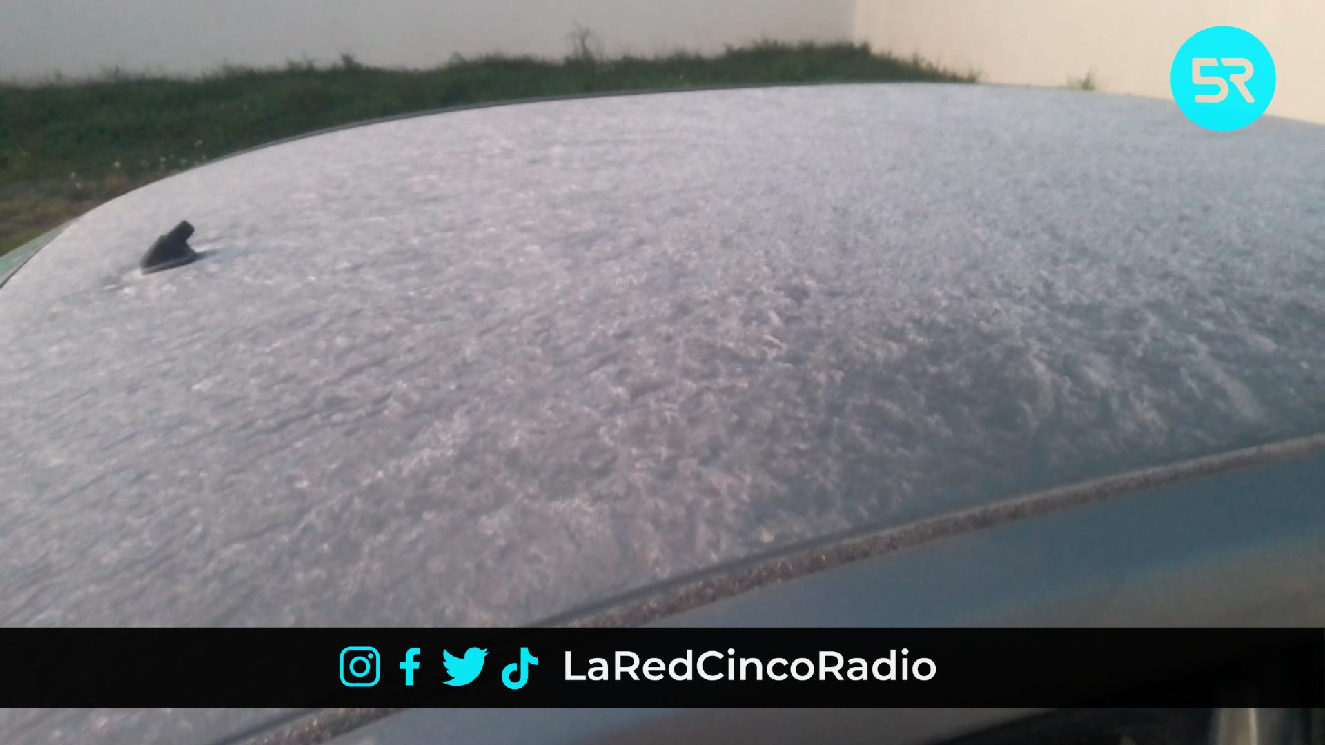 Los vehículos presentaban hielo