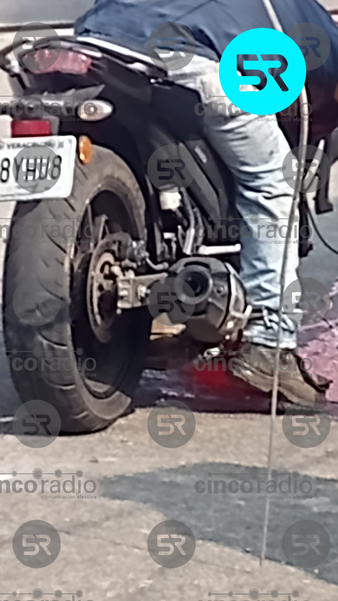 Poderosa unidad con placas de Veracruz
