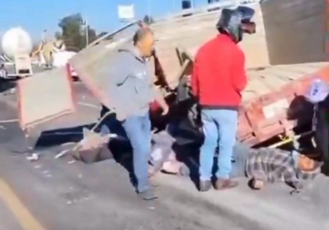 Curiosos se cercioraron de los lesionados