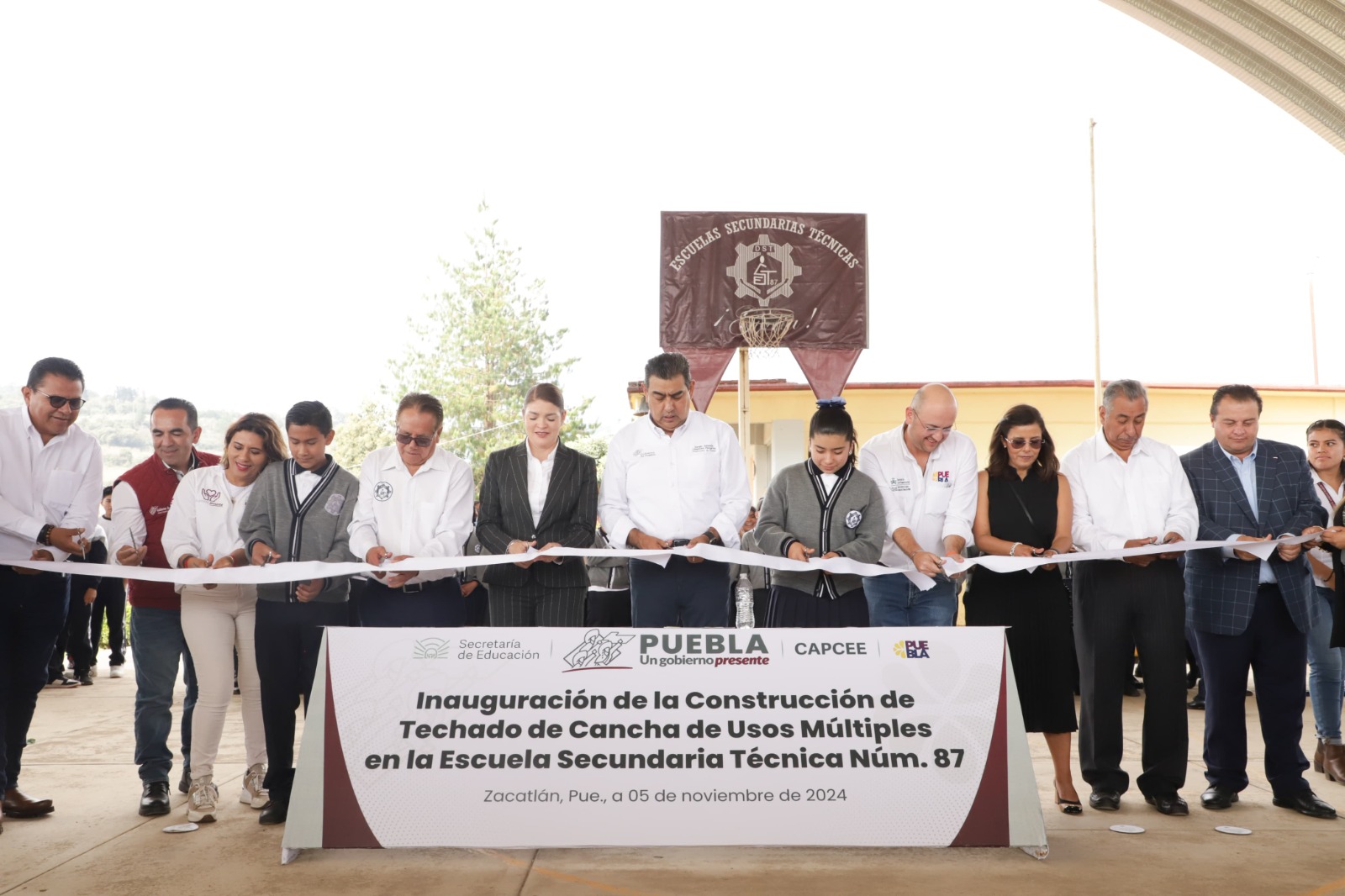 Secundaria Técnica recibió al Gobernador