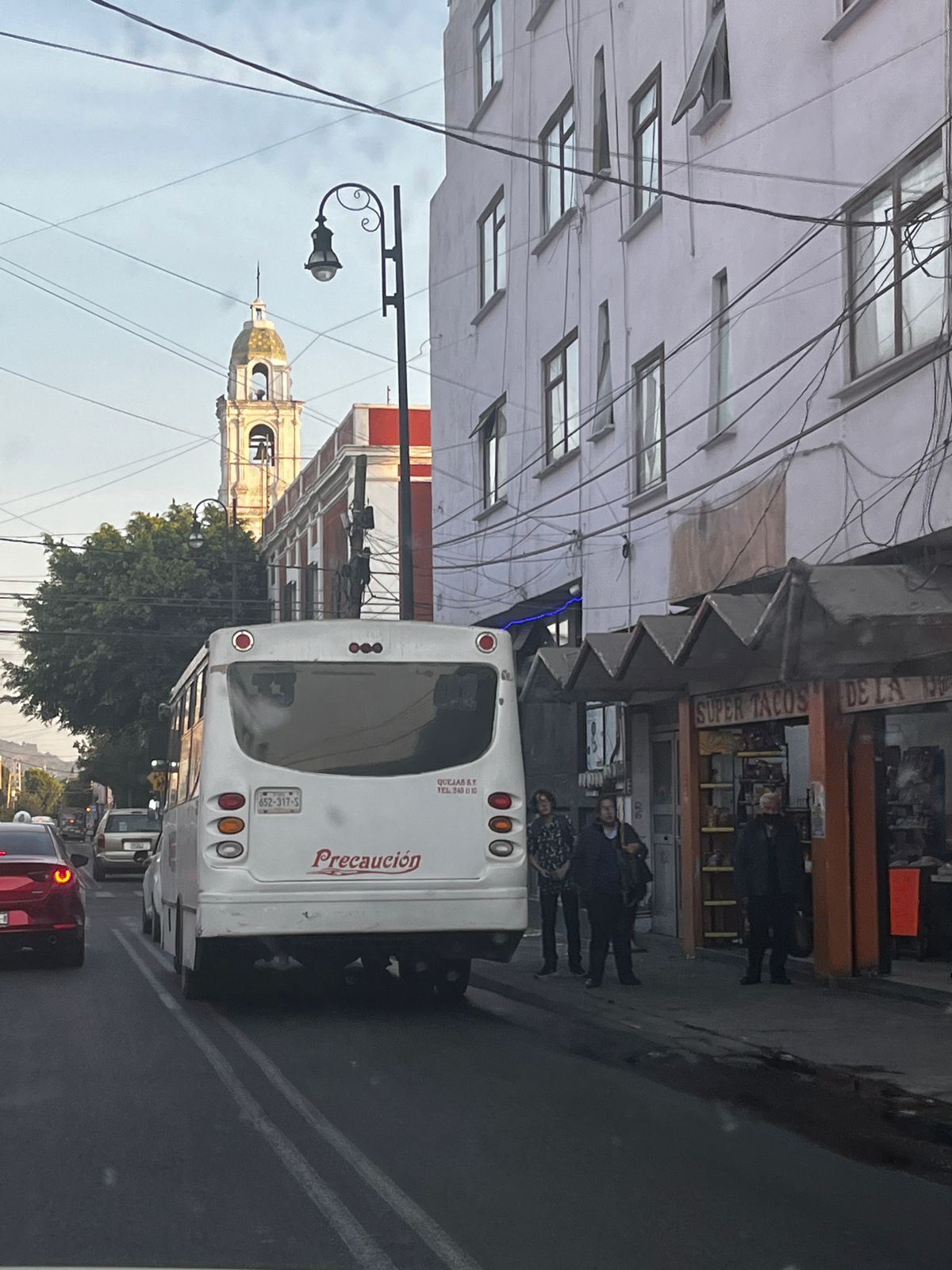Huyó del lugar del accidente en la 13 Poniente