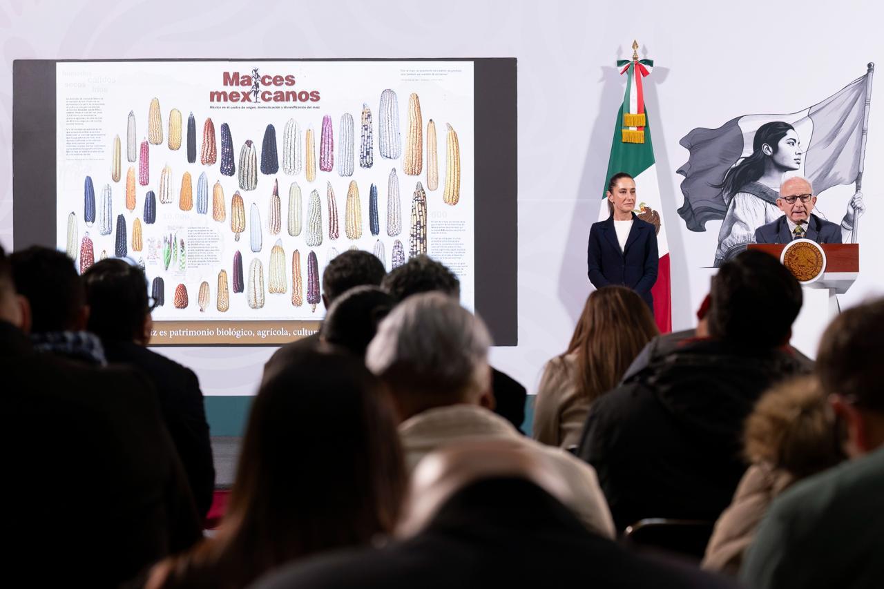 Conferencia en Palacio Nacional