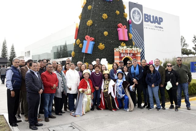 Voluntarios quienes apoyan la noble labor 