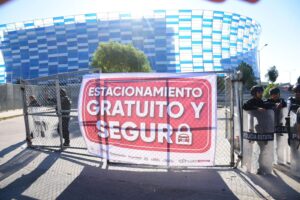 Gratuidad y seguridad en estacionamientos del Estadio Cuauhtémoc