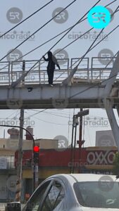 Presunta amenaza de suicidio moviliza a cuerpos de emergencia en puente de la ciclovía, entre 31 Poniente y 24 Sur.