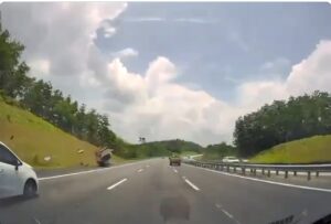 Desmienten accidente en Mérida: video viral en realidad fue grabado en Malasia