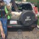 Tráiler derriba poste y aplasta camioneta en Puebla