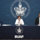 Puebla, Pue.— En sesión extraordinaria, el Consejo Universitario de la BUAP aprobó por unanimidad la legalidad del proceso electoral mediante el cual fueron electos 179 consejeros representantes de los sectores académico, estudiantil y no académico, correspondiente al periodo mayo 2025–marzo 2027. Durante la VI Reunión y Quinta Sesión Extraordinaria del Máximo Órgano de Gobierno, celebrada este 27 de mayo, la rectora María Lilia Cedillo Ramírez reconoció la participación activa de la comunidad universitaria en la jornada del día anterior, destacando la importancia de vivir la democracia dentro de la institución. “La jornada electoral del 26 de mayo demostró que tenemos una comunidad consciente y participativa, que la democracia es algo que se vive en la universidad”, expresó la rectora Cedillo. En el proceso electoral participaron 302 fórmulas, sin que se registraran incidentes que comprometieran la legalidad o seguridad del proceso. El secretario general de la BUAP, José Manuel Alonso Orozco, informó que de los 179 consejeros electos, 88 son del sector académico, 88 estudiantes y tres administrativos, representando áreas como el Centro, los complejos regionales, Salud y Ciudad Universitaria. Cada una de las 44 unidades académicas contará con cuatro consejeros: dos académicos y dos no académicos. La rectora Cedillo también agradeció a los integrantes del Consejo saliente, destacando su papel clave en reformas estructurales, como la adecuación a la Ley General de Educación Superior, modificaciones a estatutos y reglamentos, así como la creación de Ciudad Universitaria 2. “Ustedes sentaron bases firmes para trazar la continuidad de la vida institucional. Como Consejo Universitario pasarán a la historia por los cambios aprobados”, afirmó la rectora.