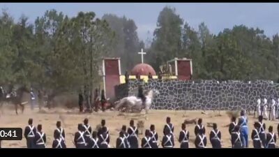 Más de 2,000 personas recrean la Batalla de Puebla, destacando la valentía del Ejército Mexicano frente a las fuerzas francesas, con la participación del gobernador.