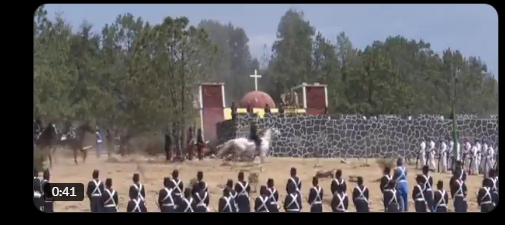 Más de 2,000 personas recrean la Batalla de Puebla, destacando la valentía del Ejército Mexicano frente a las fuerzas francesas, con la participación del gobernador.