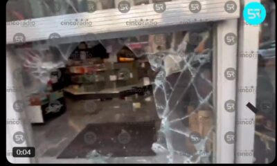 Cristalazo en Sanborns del Centro: roban perfumes de lujo