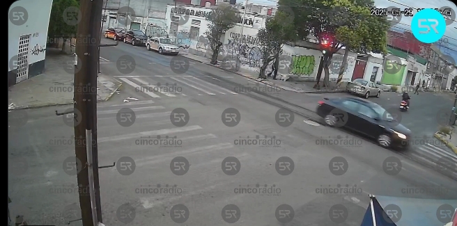 Falla de semáforos en la 27 Poniente y 9 Sur casi provoca accidente