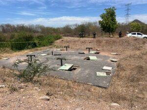 Madres buscadoras hallan restos humanos en fosa de aguas residuales en Culiacán