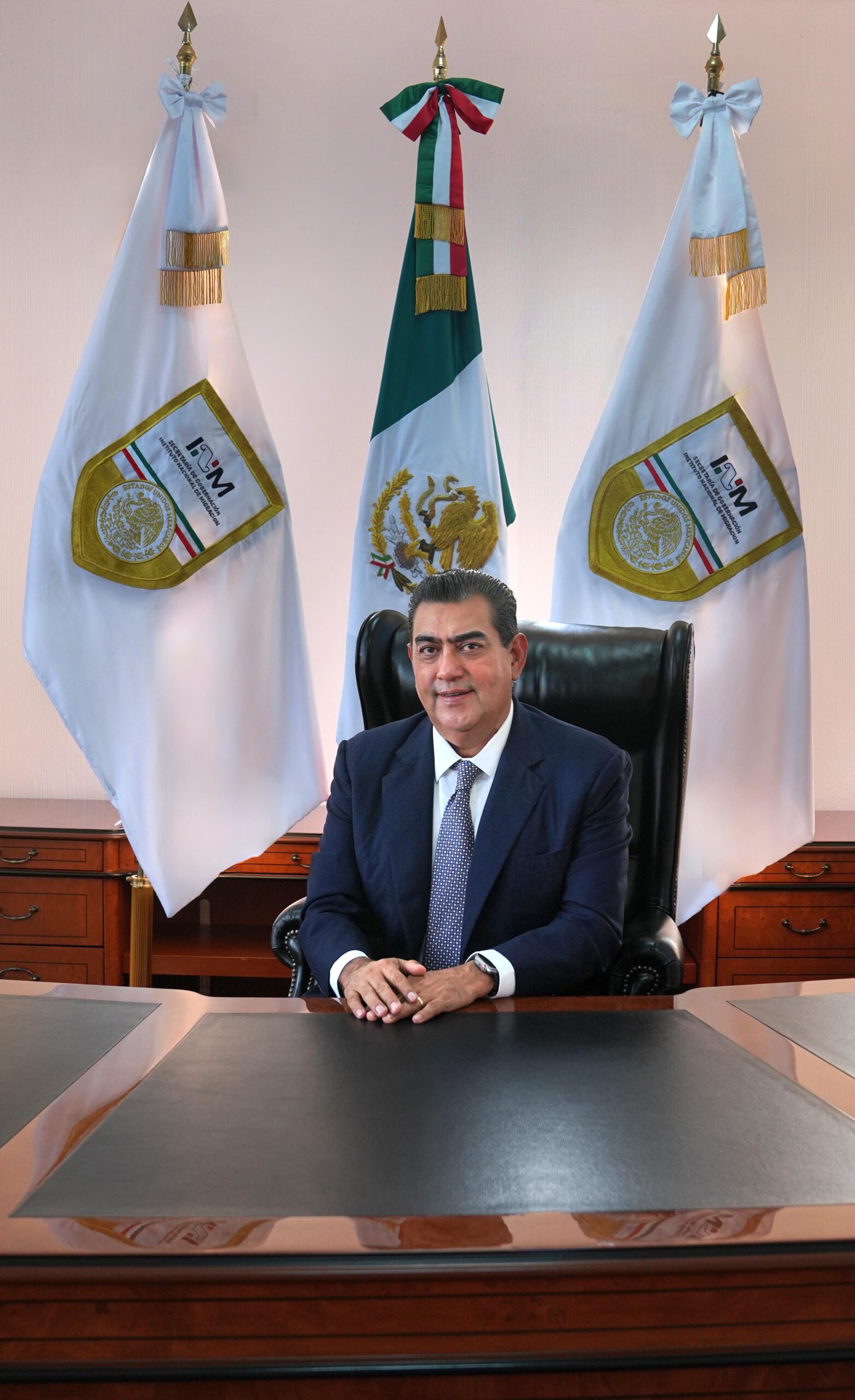 Sergio Salomón Céspedes asume como nuevo titular del INM