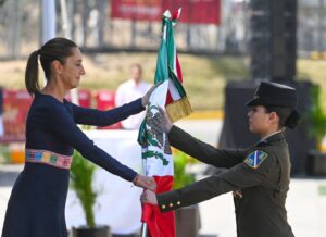 La Presidenta destacó la importancia de la Batalla de Puebla como símbolo de soberanía nacional y tomó protesta a soldados del Servicio Militar Nacional.