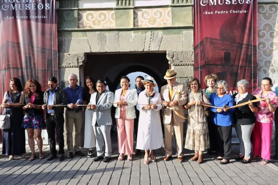 San Pedro Cholula rinde homenaje a Enrique Benítez con una exposición de más de 90 obras en el Museo Casa del Caballero Águila.