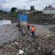 El Ayuntamiento llama a la ciudadanía a colaborar evitando tirar basura y reportando puntos críticos para prevenir inundaciones.