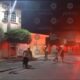 En Tehuacán, pobladores destruyen el inmueble vinculado a los presuntos agresores de Misael. Los hechos ocurren sobre la 11 Poniente y 8 Sur del Fraccionamiento La Concordia.