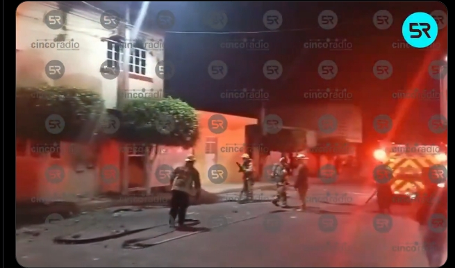 En Tehuacán, pobladores destruyen el inmueble vinculado a los presuntos agresores de Misael. Los hechos ocurren sobre la 11 Poniente y 8 Sur del Fraccionamiento La Concordia.